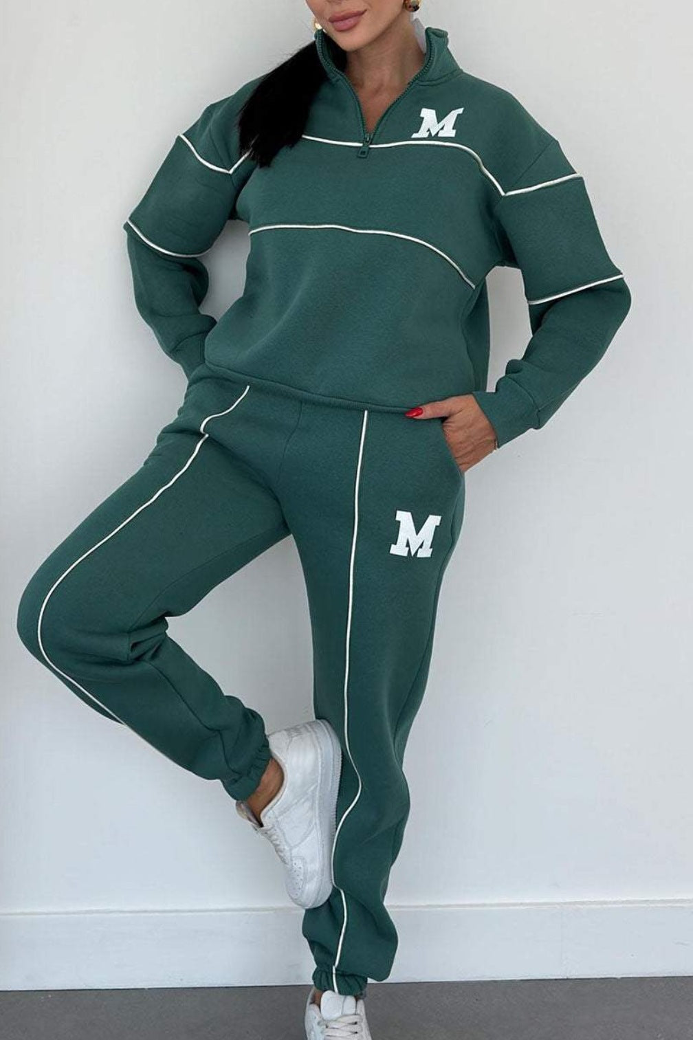 Women's 2-Piece Loungewear Set – Baggy Pullover Sweatshirt & Sweatpants with Pockets
