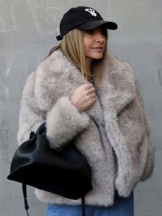 Women's Winter Plush Coat – Thick Lapel Casual Outerwear with Long Sleeves