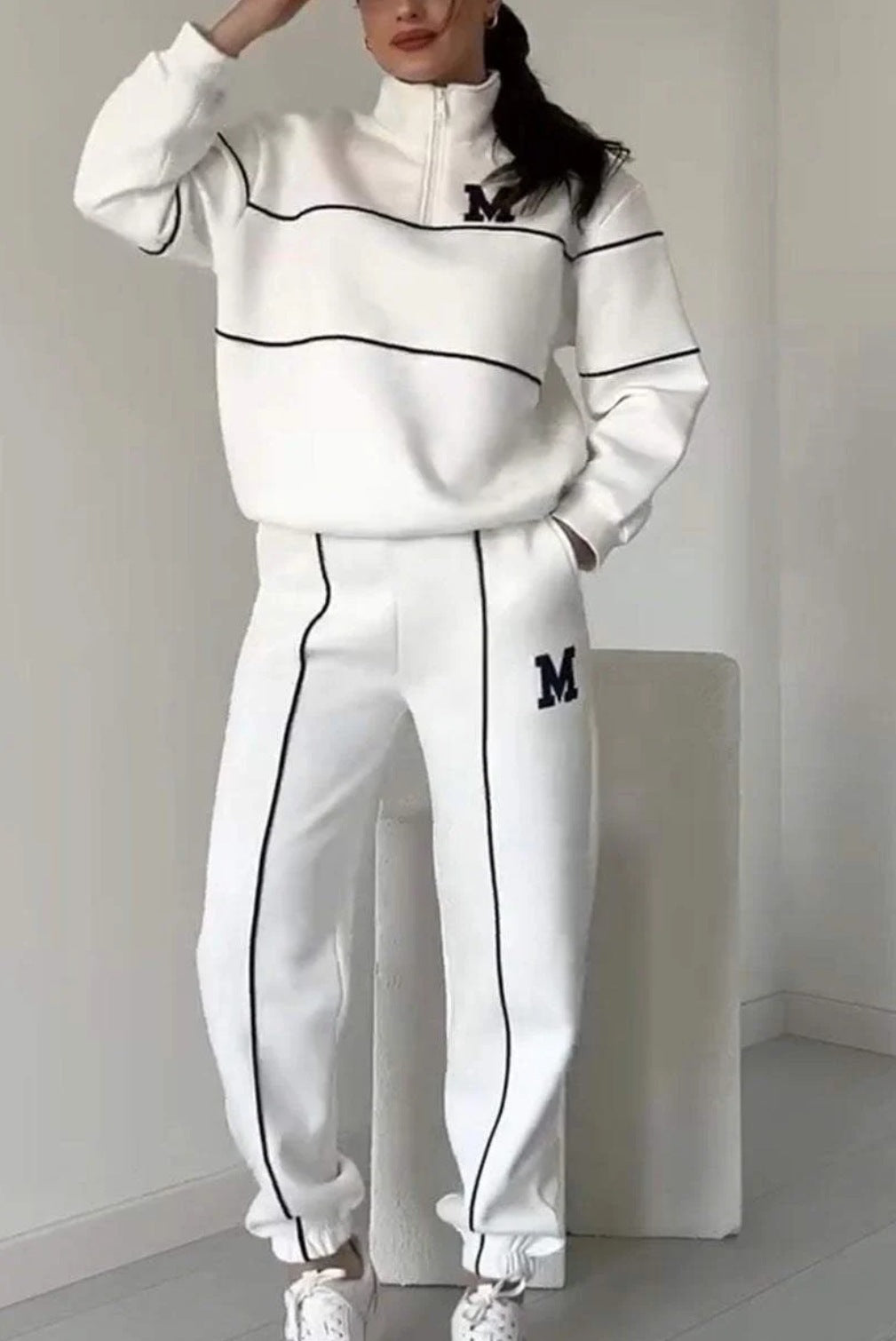 Women's 2-Piece Loungewear Set – Baggy Pullover Sweatshirt & Sweatpants with Pockets