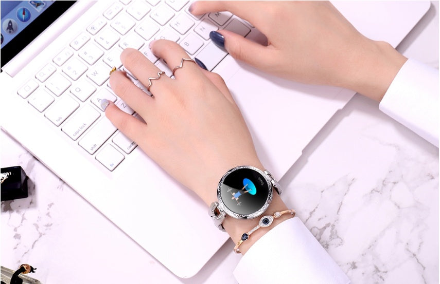 Women's Waterproof Smartwatch – Fashionable Fitness Tracker with Heart Rate Monitor & Sports Modes
