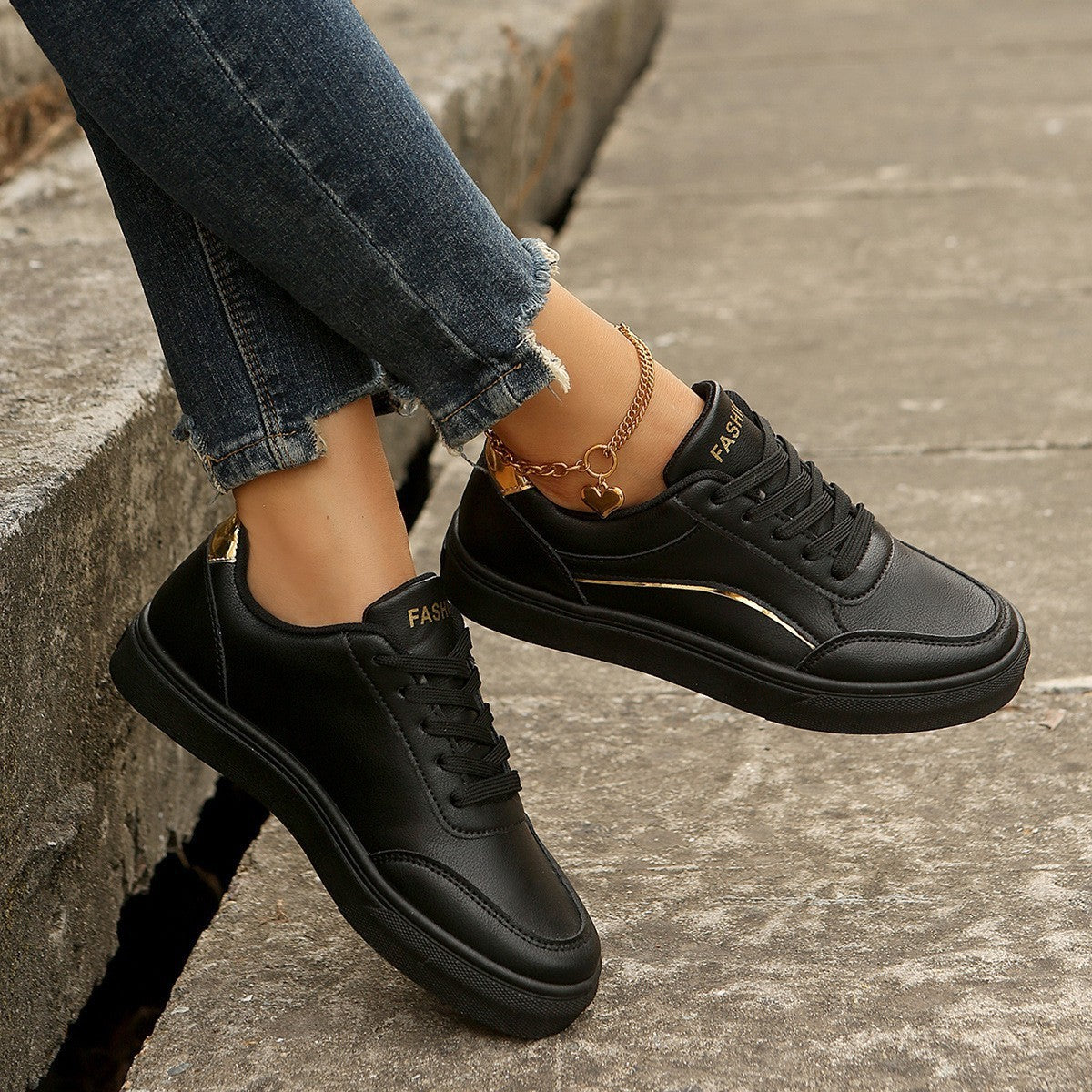 Women's Lace-Up Platform Flats – Round Toe Slip-On Casual Shoes