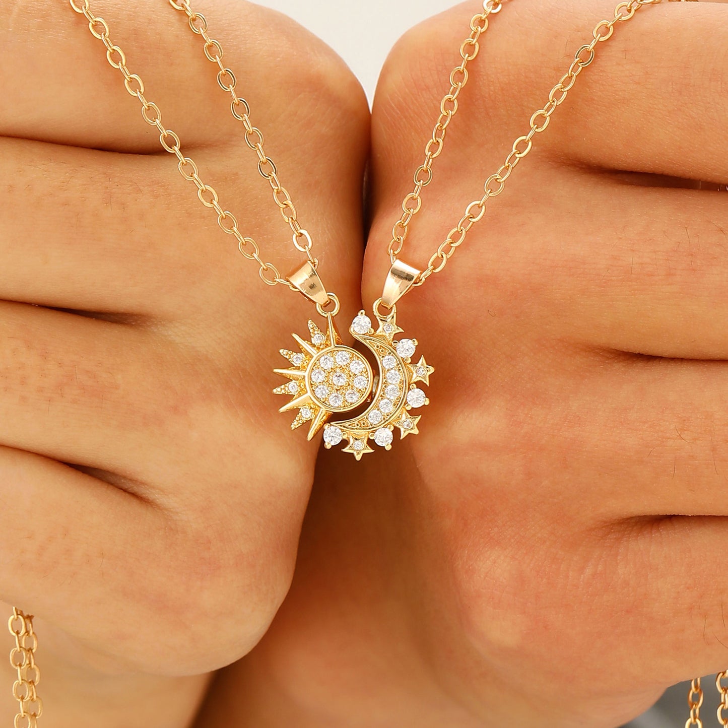 2pcs Sun & Moon Magnetic Couple Necklaces – Matching Clavicle Chain Pendants for Lovers