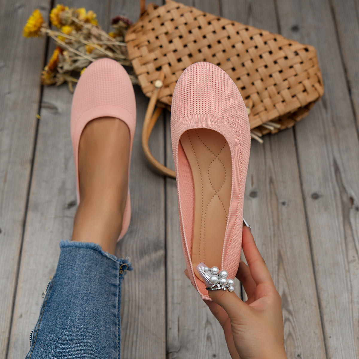 Women’s Round Toe Slip-On Flats – Casual Knit Mesh Shoes with Soft, Comfortable Fit